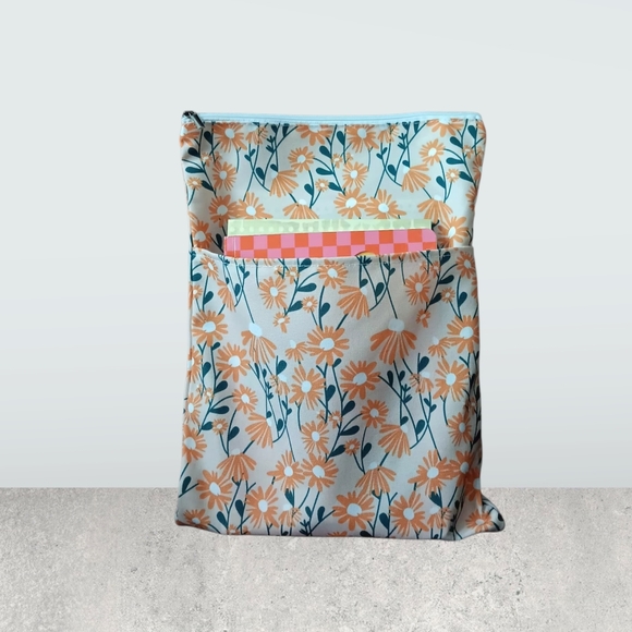 Dinifee Handbags - Beige Floral Book Sleeve